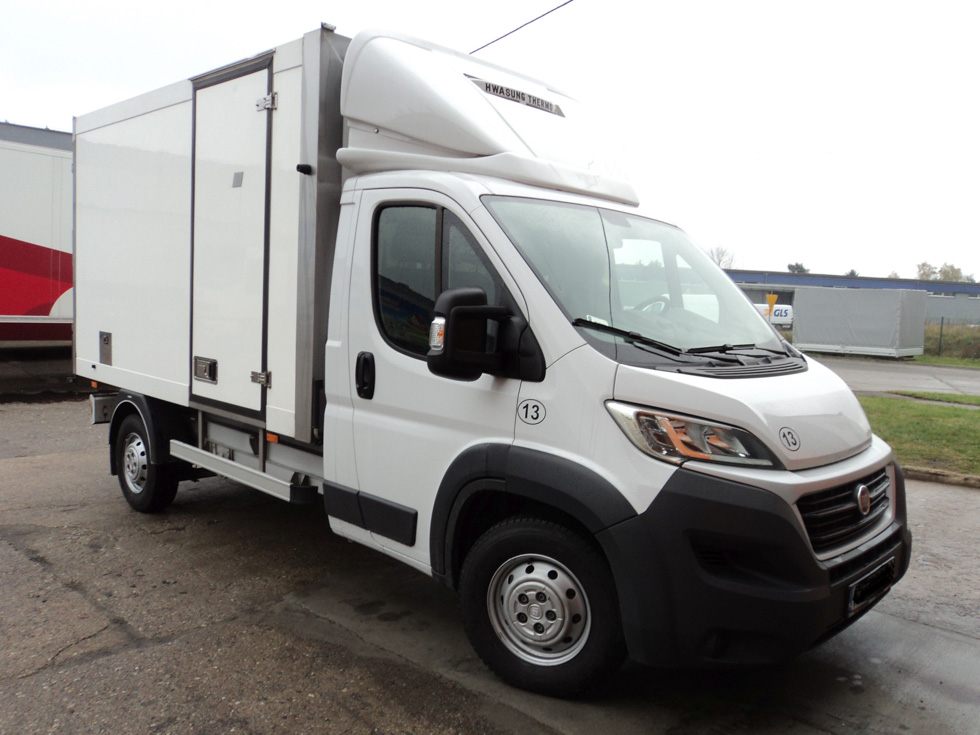 Pojazdy dostawcze chłodnie lub mroźnie kontenery typu bus Fiat Ducato lub Iveco Daily
